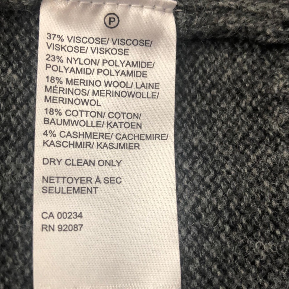 Saks Fifth Avenue NWT lightweight sweater - Picture 3 of 8
